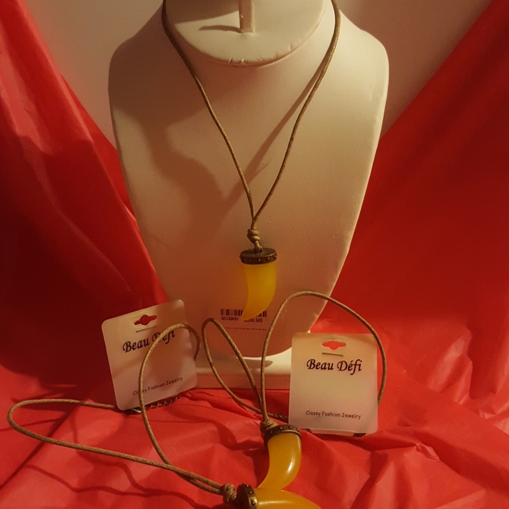 Citron Good Luck Tooth Rope Necklace